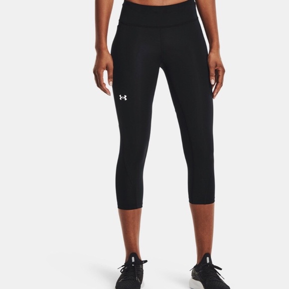 Under Armour Pants - SOLD UNDER ARMOUR Black Cropped Leggins